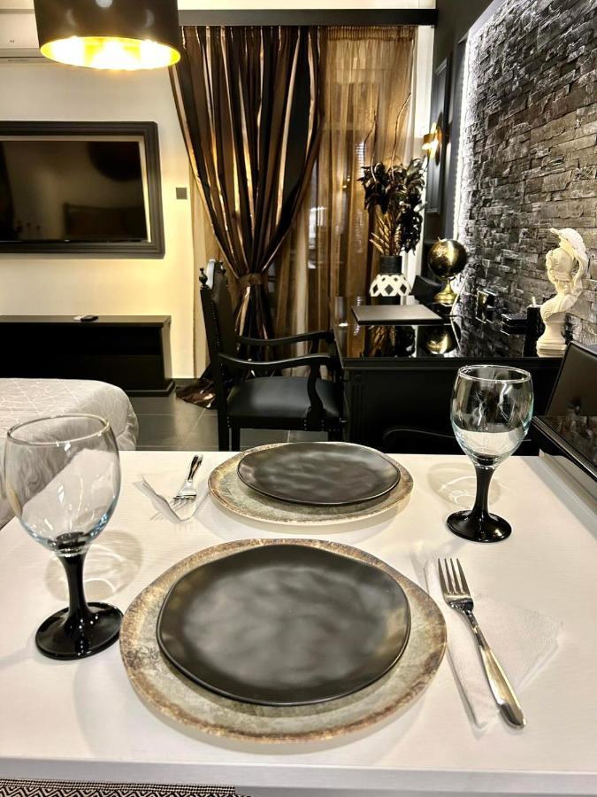 Fifty Shades Of Black Apartment