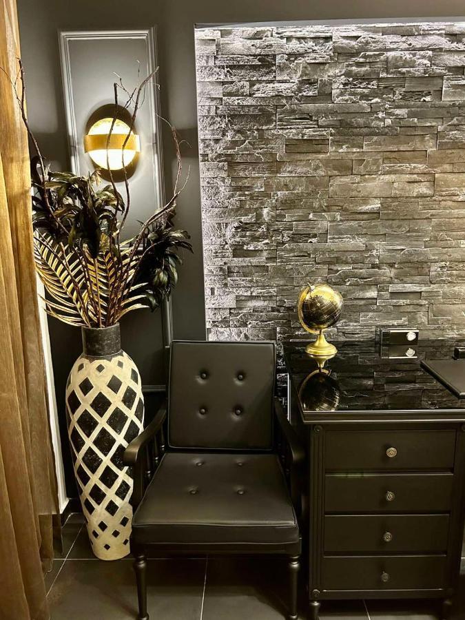 Fifty Shades Of Black Apartment Volos