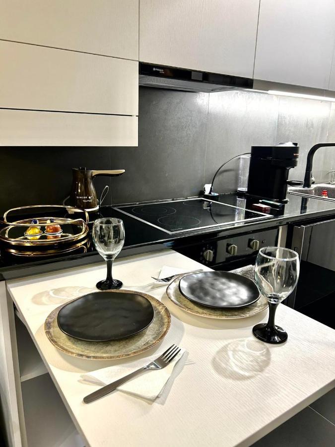 Apartment Fifty Shades Of Black Volos
